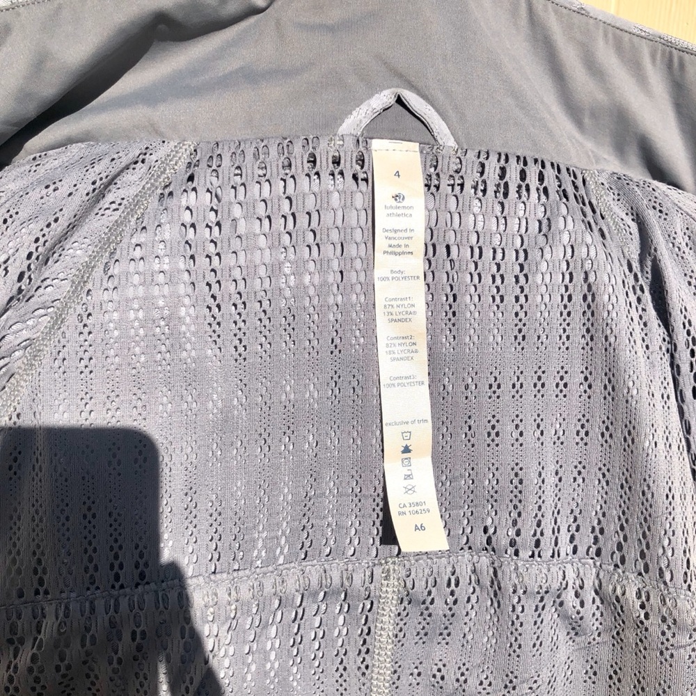Lululemon RUN TRAVEL TO TRACK JACKET Fossil Grey - Picture 8 of 8